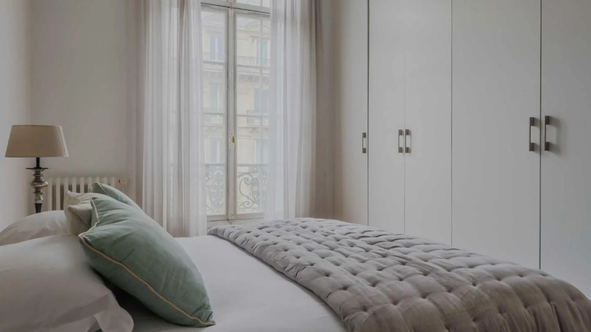 Spacious - 5br-12p - Trocadero *