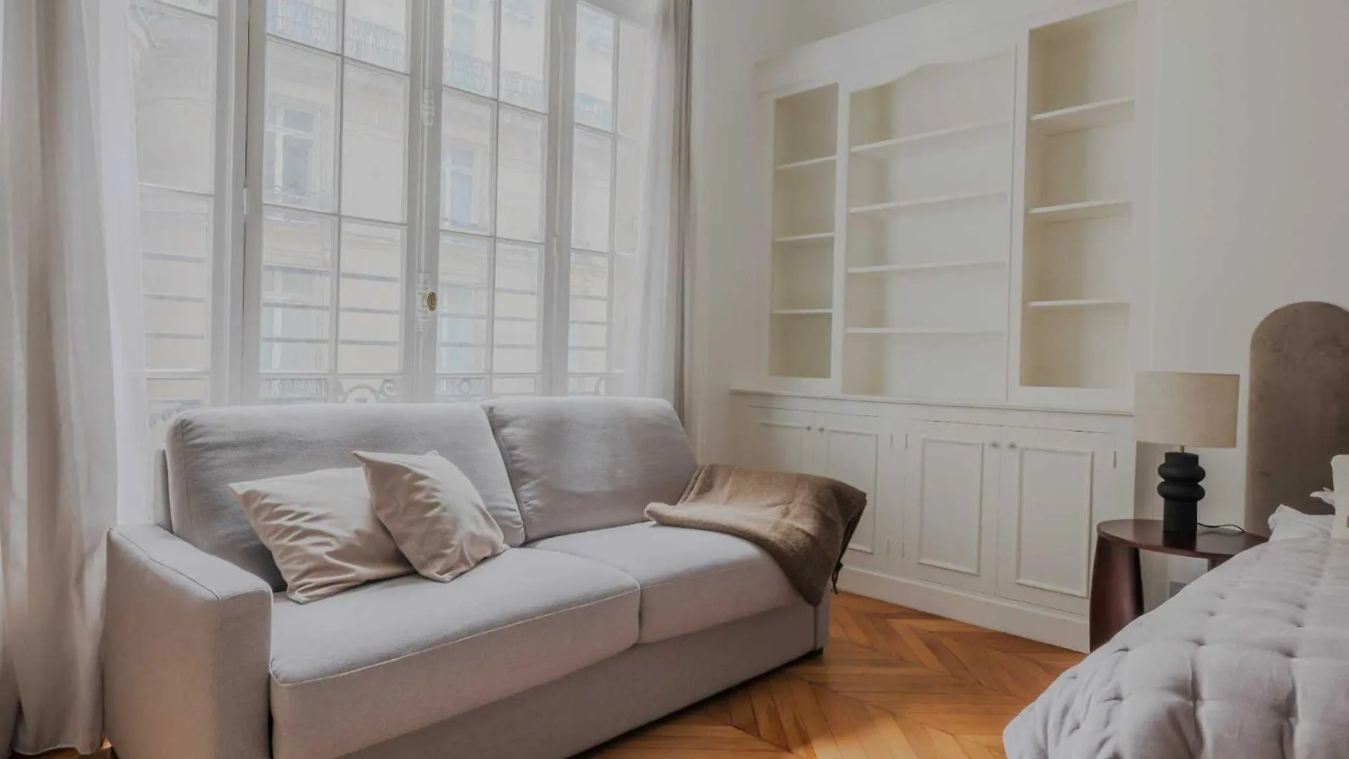 Spacious - 5br-12p - Trocadero Apartment *