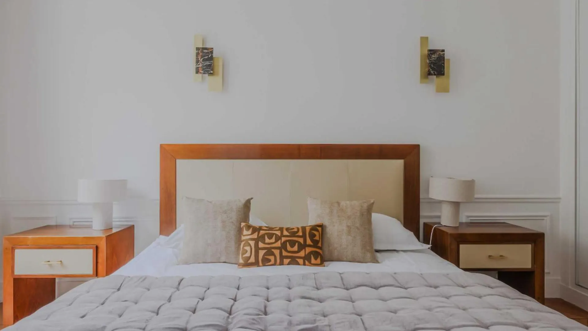 Spacious - 5br-12p - Trocadero Apartment