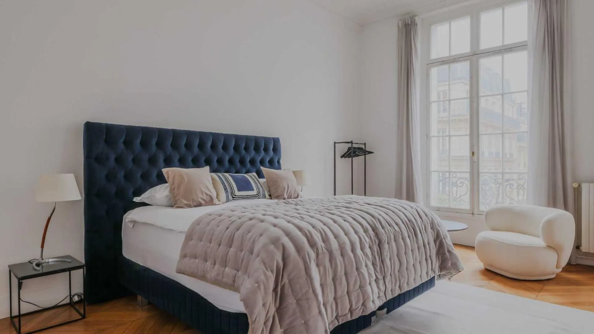 Spacious - 5br-12p - Trocadero Apartment *