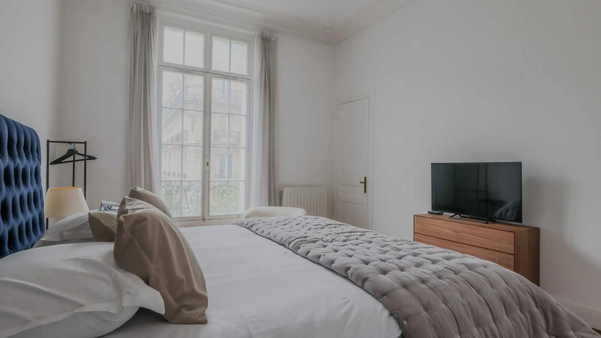 Spacious - 5br-12p - Trocadero *